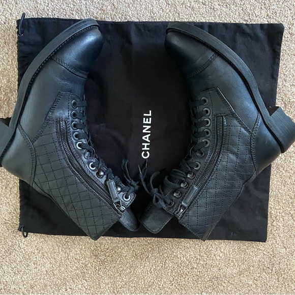 Chanel Black Leather Interlocking CC logo Combat Moto Boots Lace Up Size zip - Picture 4 of 16
